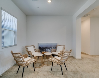 988 Edinburgh Fields Court - Photo Thumbnail 6