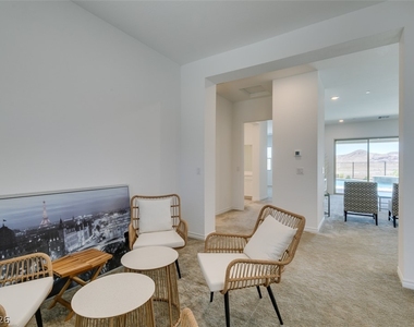 988 Edinburgh Fields Court - Photo Thumbnail 7