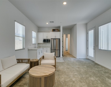 988 Edinburgh Fields Court - Photo Thumbnail 36