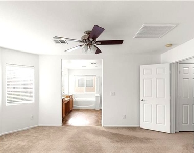 9123 Weeping Hollow Avenue - Photo Thumbnail 36