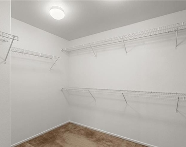 9123 Weeping Hollow Avenue - Photo Thumbnail 41