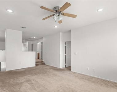 9123 Weeping Hollow Avenue - Photo Thumbnail 19
