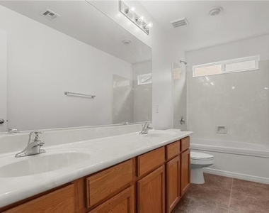 9123 Weeping Hollow Avenue - Photo Thumbnail 26