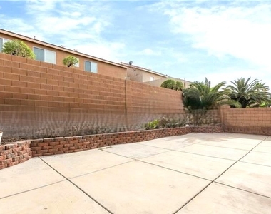 9123 Weeping Hollow Avenue - Photo Thumbnail 43