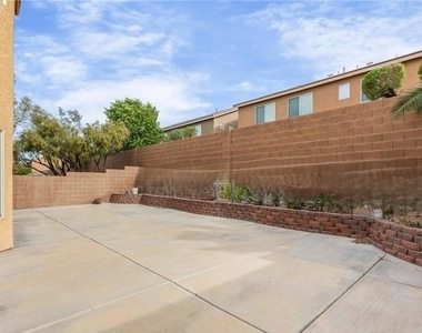 9123 Weeping Hollow Avenue - Photo Thumbnail 42