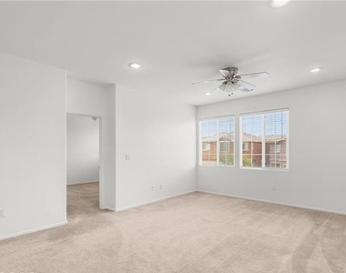 9123 Weeping Hollow Avenue - Photo Thumbnail 18