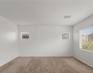 9123 Weeping Hollow Avenue - Photo Thumbnail 34