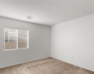9123 Weeping Hollow Avenue - Photo Thumbnail 24