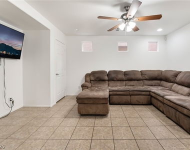 9132 Gabardine Avenue - Photo Thumbnail 14