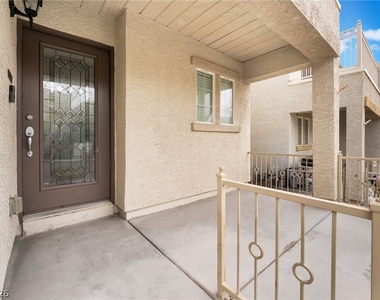 9132 Gabardine Avenue - Photo Thumbnail 3