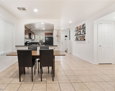 9132 Gabardine Avenue - Photo Thumbnail 12