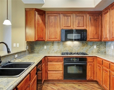 62 Serene Avenue - Photo Thumbnail 24
