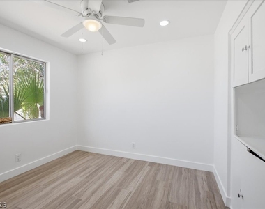 1300 Canosa Avenue - Photo Thumbnail 10