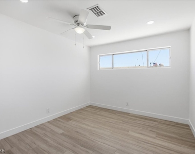 1300 Canosa Avenue - Photo Thumbnail 5