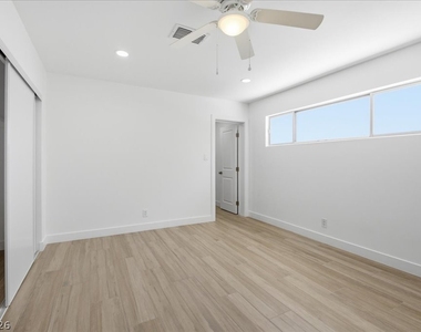 1300 Canosa Avenue - Photo Thumbnail 9