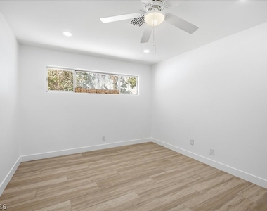 1300 Canosa Avenue - Photo Thumbnail 6