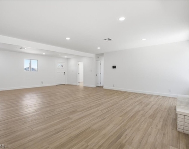 1300 Canosa Avenue - Photo Thumbnail 1