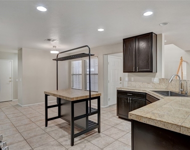 7275 Diamond Canyon Lane - Photo Thumbnail 11