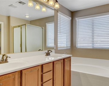1005 Roaring River Avenue - Photo Thumbnail 38