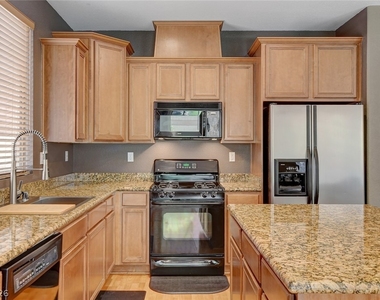 1005 Roaring River Avenue - Photo Thumbnail 20