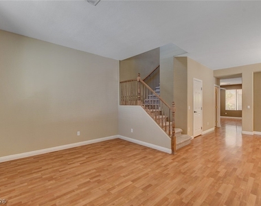 1005 Roaring River Avenue - Photo Thumbnail 11