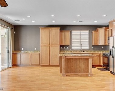 1005 Roaring River Avenue - Photo Thumbnail 17