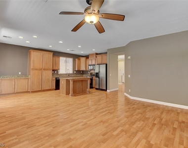 1005 Roaring River Avenue - Photo Thumbnail 13