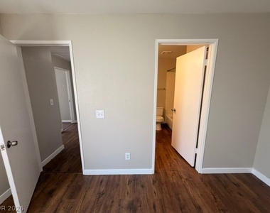 8600 W Charleston Bl Boulevard - Photo Thumbnail 21