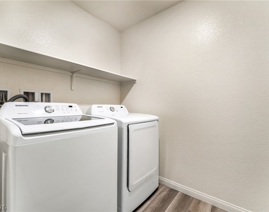 3892 Enchanted Sky Street - Photo Thumbnail 20