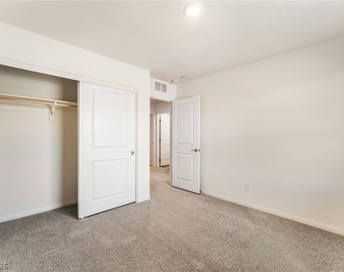3892 Enchanted Sky Street - Photo Thumbnail 16