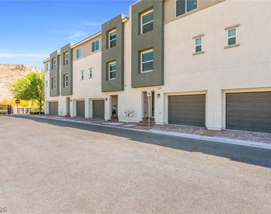 3892 Enchanted Sky Street - Photo Thumbnail 2