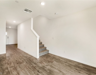 3892 Enchanted Sky Street - Photo Thumbnail 4