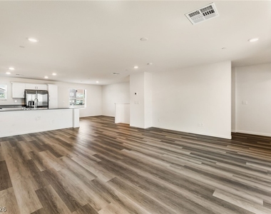3892 Enchanted Sky Street - Photo Thumbnail 7
