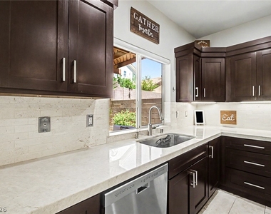 2025 Shining Feather Lane - Photo Thumbnail 23