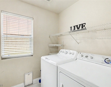2025 Shining Feather Lane - Photo Thumbnail 28