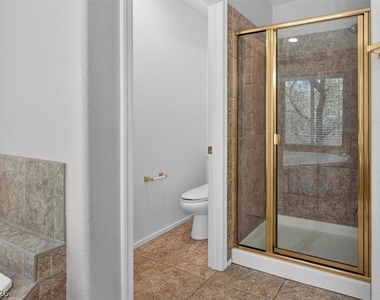 561 Aspen Leaf Street - Photo Thumbnail 13