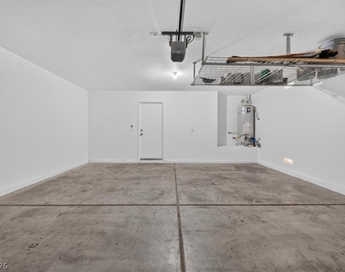 561 Aspen Leaf Street - Photo Thumbnail 6