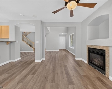 561 Aspen Leaf Street - Photo Thumbnail 32