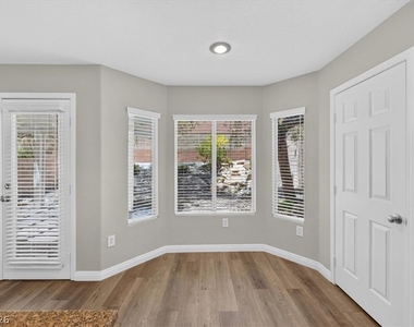 561 Aspen Leaf Street - Photo Thumbnail 27