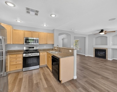 561 Aspen Leaf Street - Photo Thumbnail 26