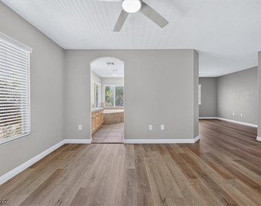 561 Aspen Leaf Street - Photo Thumbnail 16