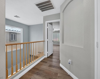 561 Aspen Leaf Street - Photo Thumbnail 19