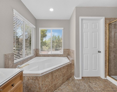 561 Aspen Leaf Street - Photo Thumbnail 14
