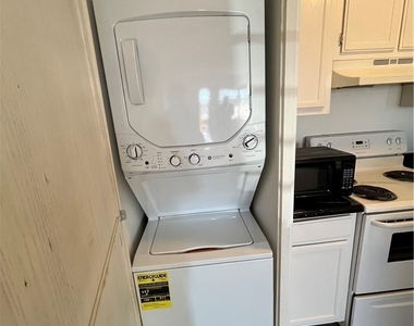 1381 E University Avenue - Photo Thumbnail 6