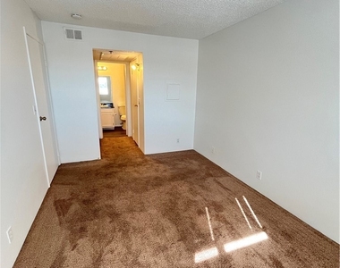 1381 E University Avenue - Photo Thumbnail 4