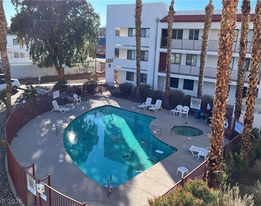 1381 E University Avenue - Photo Thumbnail 8