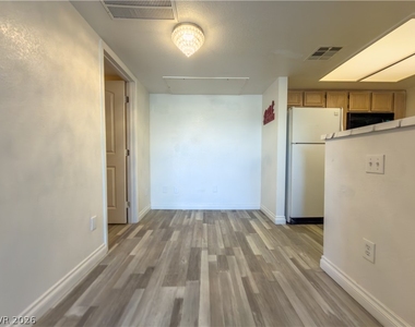 8070 W Russell Road - Photo Thumbnail 2