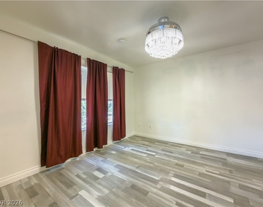 8070 W Russell Road - Photo Thumbnail 7
