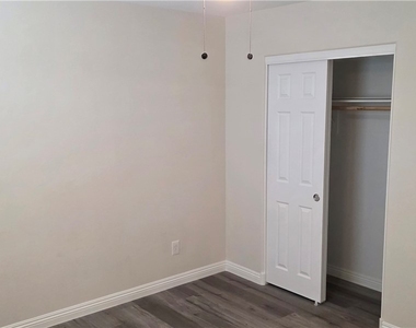 4534 Dover Straight Street - Photo Thumbnail 16