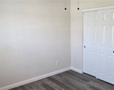 4534 Dover Straight Street - Photo Thumbnail 17